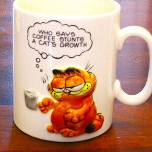 Vtg 3D Garfield coffee mug "who says coffee stunts a cat's growth"? by Jim Davis